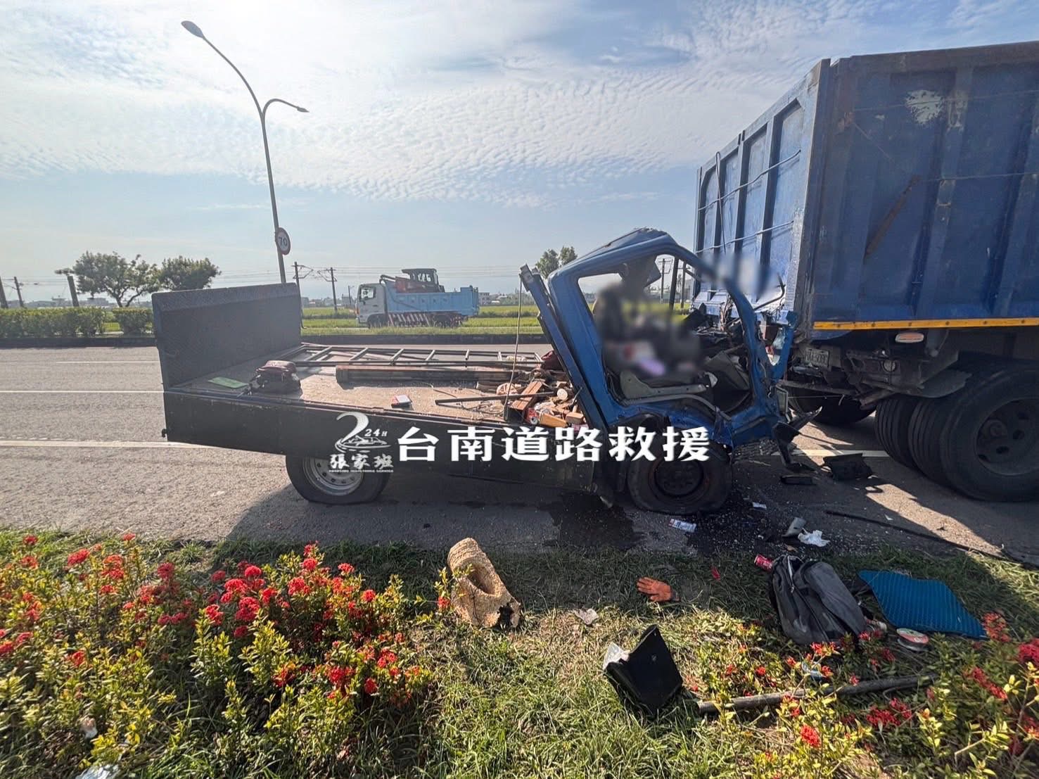 ▲猛撞聯結車車尾！貨車「車頭撞爛」凹陷 1死1重傷骨折（圖／翻攝自臉書／張家班道路救援）