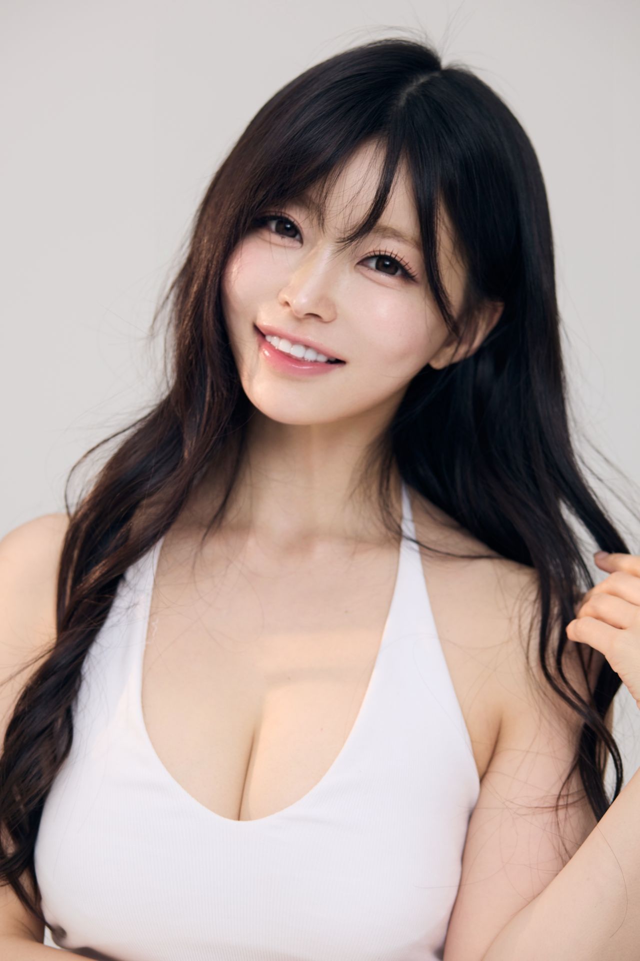 日本人氣女星涉谷由里擁有天使臉蛋、H罩杯的魔鬼身材。（圖/SWAG提供）