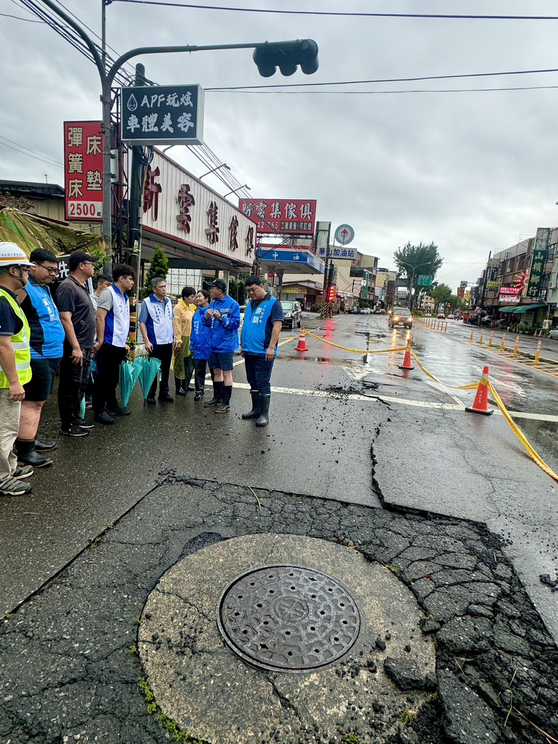竹山暴雨釀災！集集外環道中斷　游顥立委率隊勘災盼中央地方加速搶修