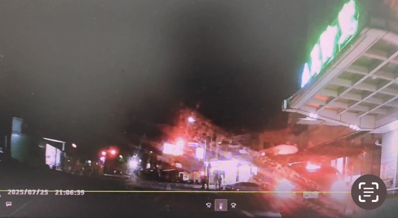 南投警3分鐘開道送醫　及時搶救疑似中風病患