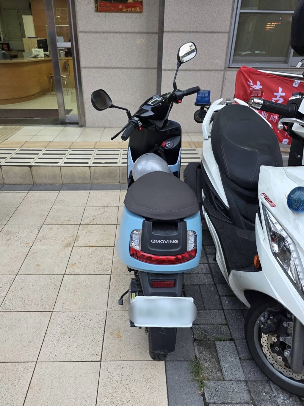 迷迷糊糊騎到派出所！中和男毒駕自首 新北首例微型電動車被查獲