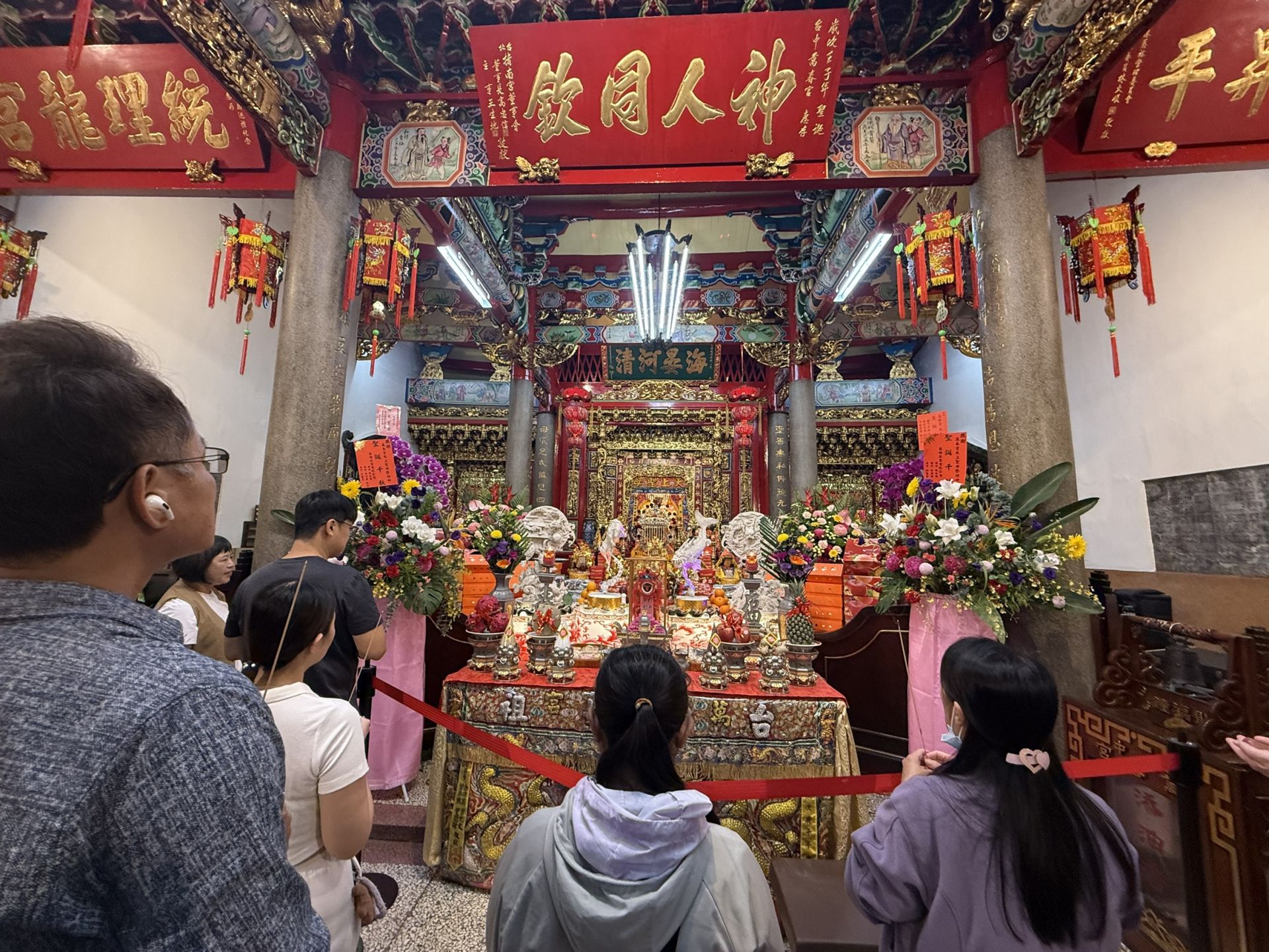 三百年萬春宮媽祖聖誕慶典登場　平安湯圓結善緣、宮廟風華晚會嗨翻廟埕