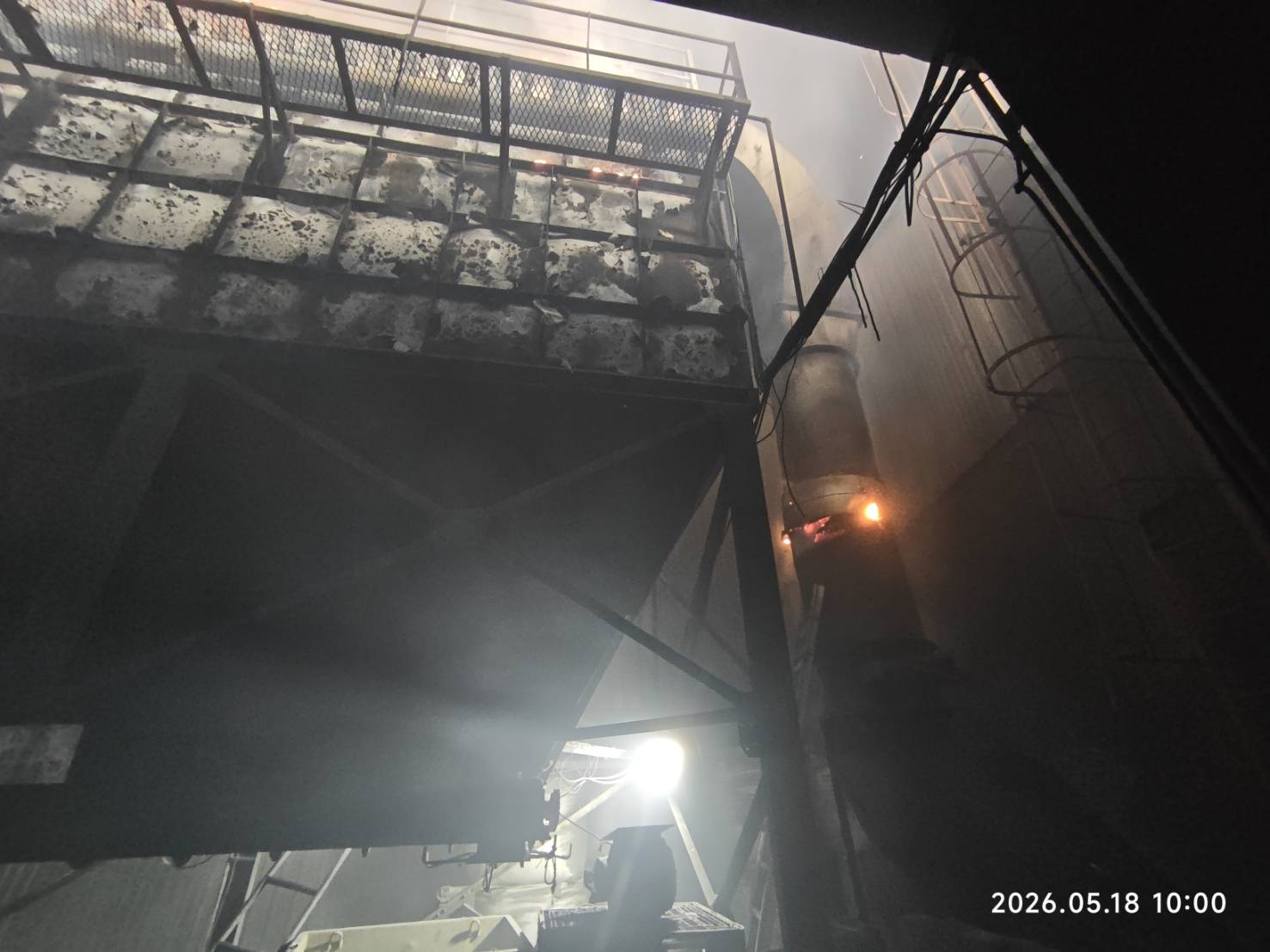 ▲▼永康金屬工廠驚傳火警!鋁管內燃燒 結構特殊消防難搶救 (圖/民眾提供)1