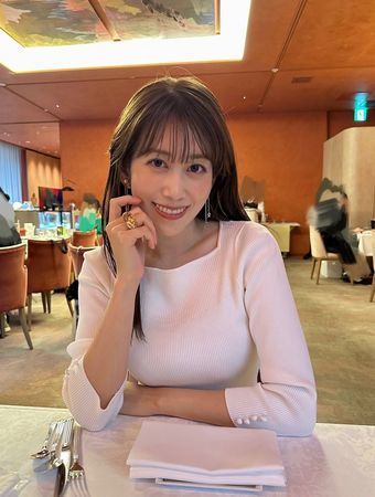 日本前NHK美女主播中川安奈，因轉播奧運的服裝暴紅。（圖／翻攝IG）