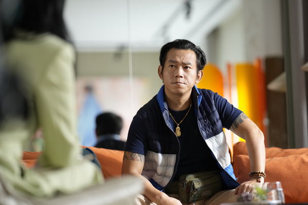 顏正國在《今夜一起為愛鼓掌》演出性治療個案。（圖／壹壹影業提供）
