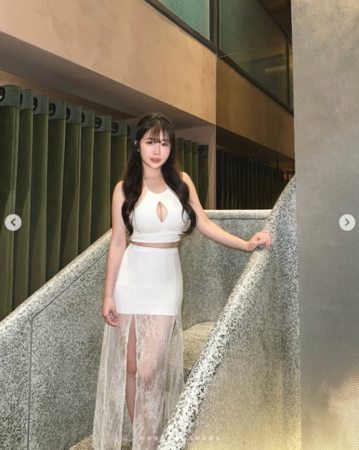 賴可穿上超辣服裝用餐。(圖/翻攝賴可IG)