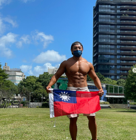 夢多說台灣就是國家,遭廠商退工作。(圖/翻攝夢多IG)