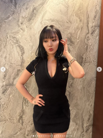 陳芳語將男友的照片夾在20張照片的貼文中。（圖／翻攝陳芳語IG）