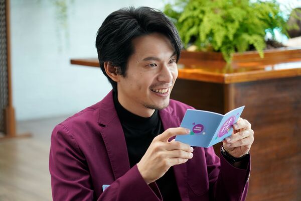 姚淳耀撞臉孫協志也被寫進劇情中。（圖／彼此影業提供）