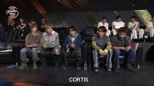 CORTIS被喊到時先愣住。(圖/翻攝Disney+)