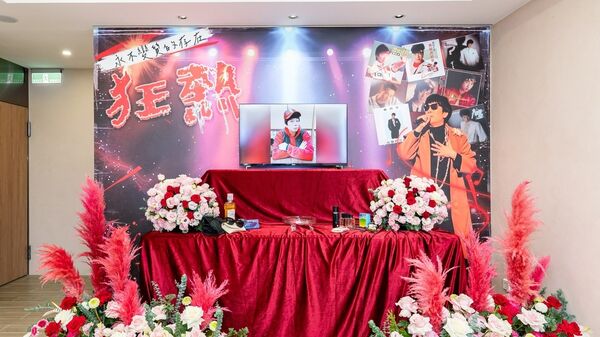 曹西平靈堂於10日正式開放。(圖/翻攝冬瓜行旅臉書)