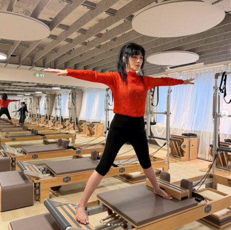 唐綺陽狂甩26公斤，瘦出「鉛筆腿」。（圖／翻攝唐綺陽IG）