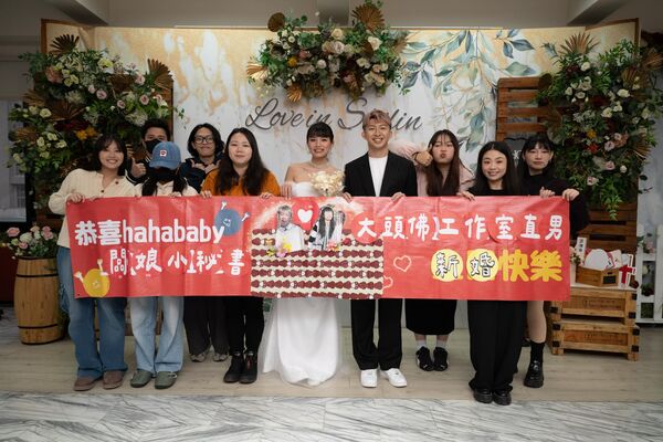 耶嫩和俐馨登記結婚。(圖/翻攝耶嫩Threads)