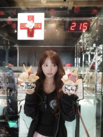 三上悠亞在台中化身最美觀光客。(圖/翻攝三上悠亞IG)