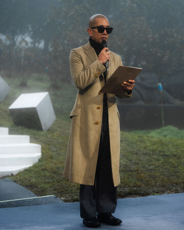 具俊曄穿27年前大S送的大衣。（圖／經紀公司提供）