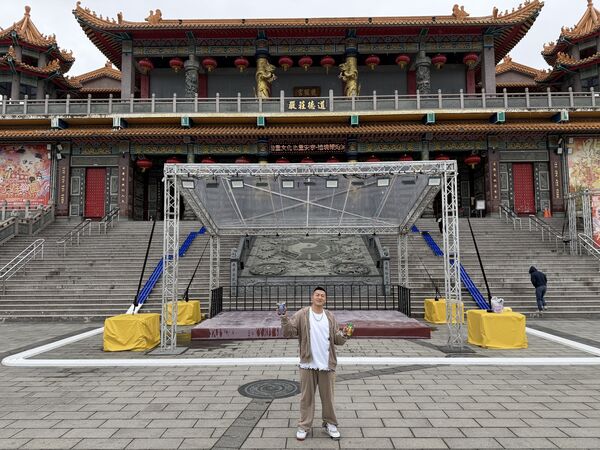 草爺砸重金，斥資七位數，舉辦第一屆「神行盃國際四驅車大賽」。（圖／司徒提供）