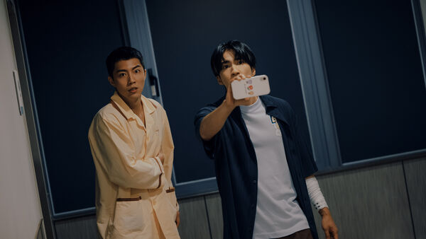 鄭伊健主演的台劇《百萬人推理》登收視榜首。(圖/Netflix提供)