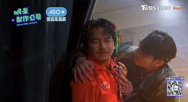 黃偉晉失誤拉炮射到楊銘威。（圖／翻攝TVBS）