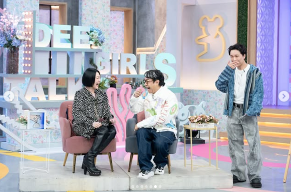 蔡康永上節目，迎接小S回歸。（圖／翻攝小姐不熙娣IG）