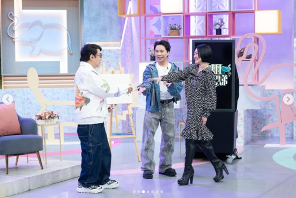 蔡康永上節目，迎接小S回歸。（圖／翻攝小姐不熙娣IG）