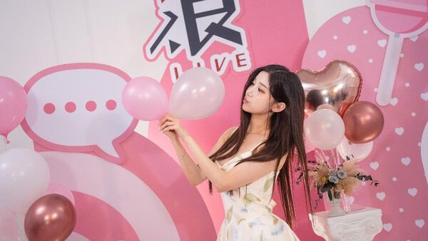 李珠珢首度登上直播，超強人氣創紀錄。（圖／浪LIVE提供）