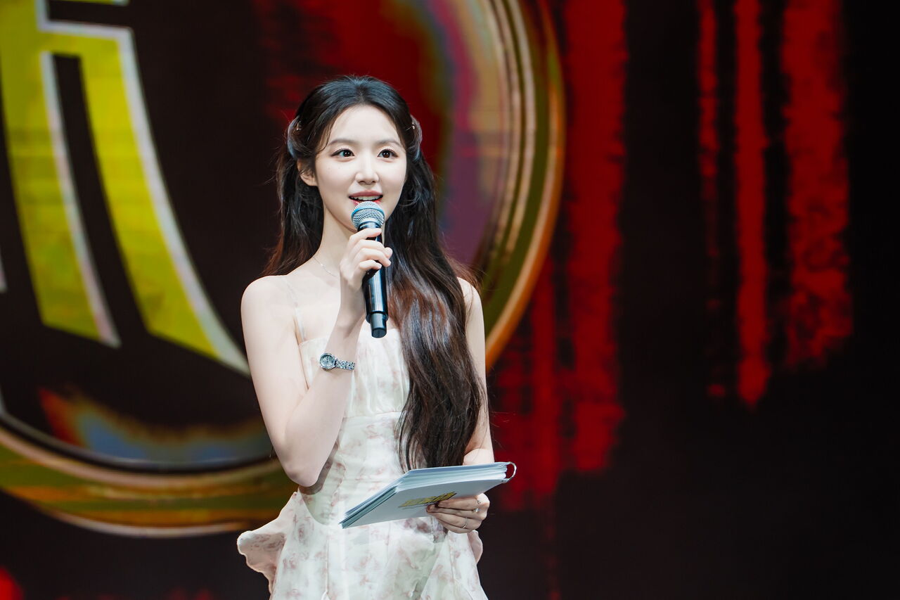 舒華舉辦個人首場見面會。(圖/電通娛樂提供)