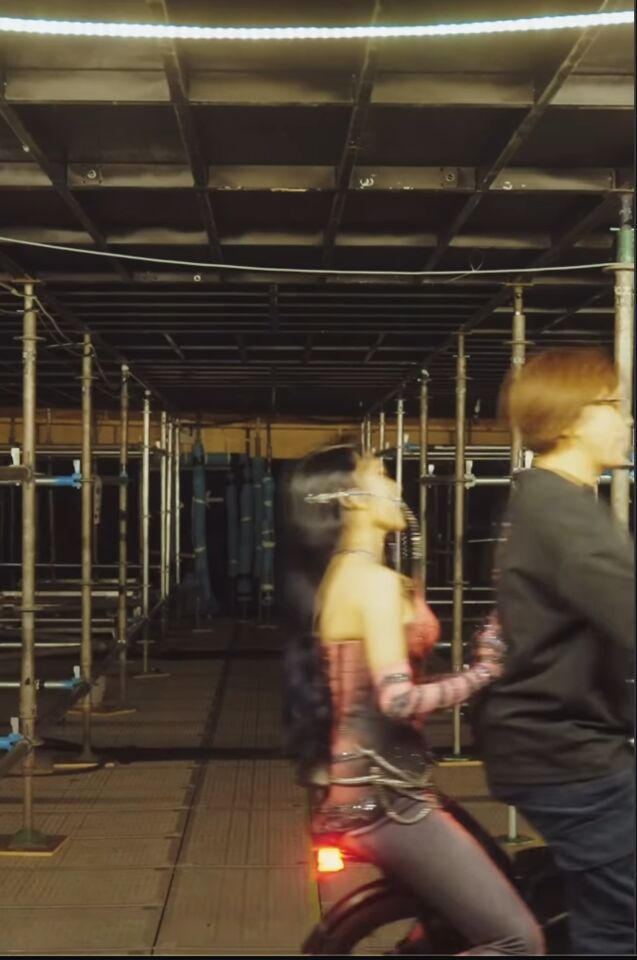 蔡依林後台匆忙趕場畫面曝光。（圖／翻攝蔡依林IG）