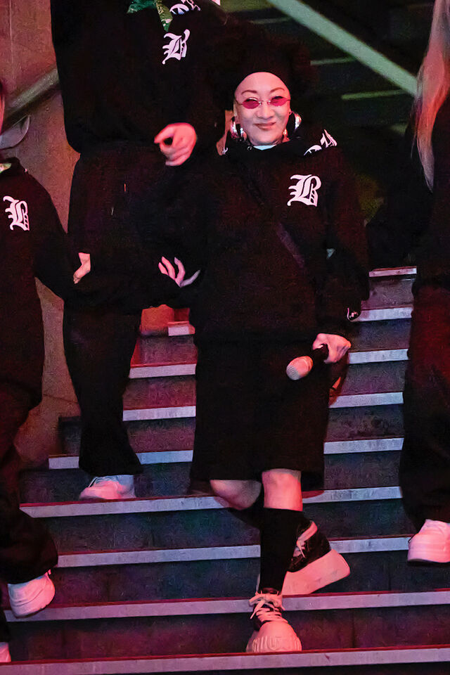 比莉到信義區夜店宣傳新歌〈阿福羅火山〉。(圖/環球提供)