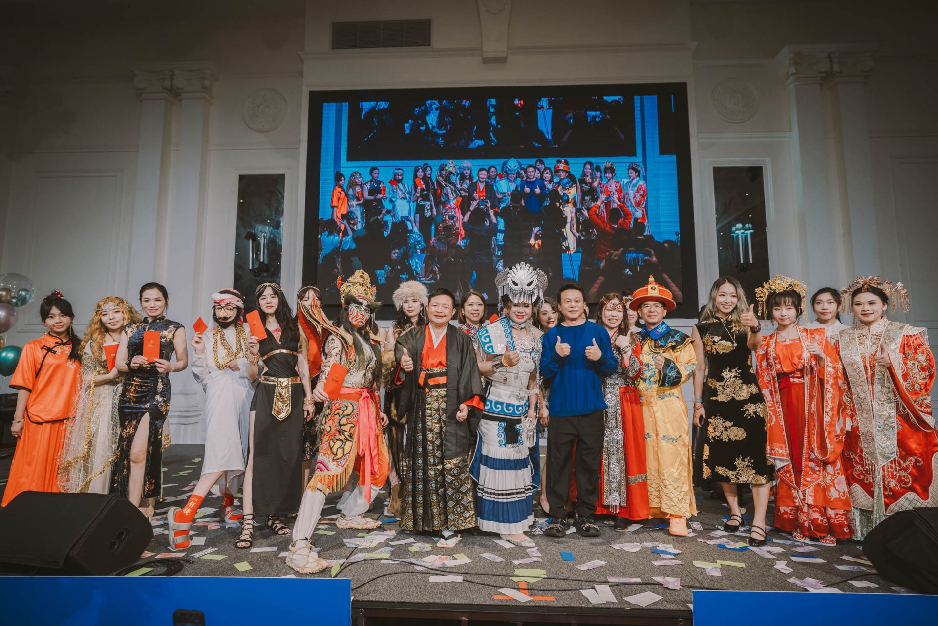 康博百桌春酒揭幕自費醫療創業新局 春酒變身世界服飾嘉年華！康博布局「自費醫療合夥創業平台」助百位醫師創業