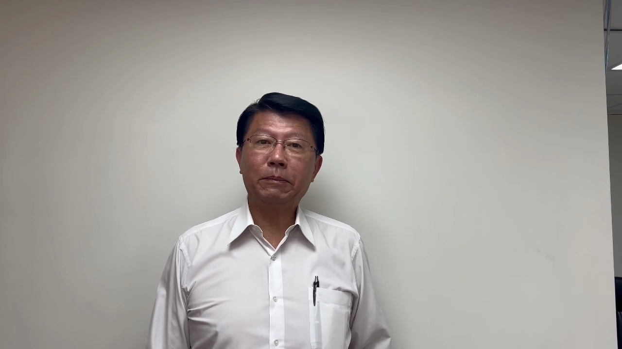 謝龍介