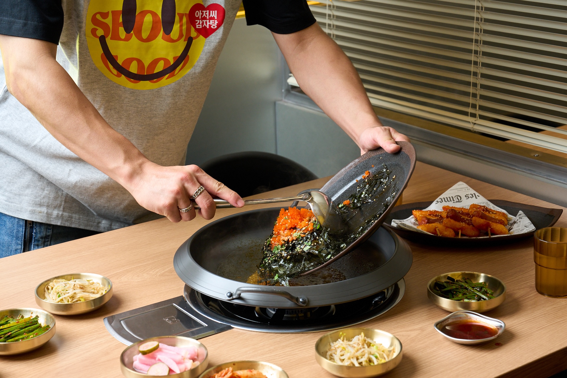 「韓式飛魚卵炒飯」只送不賣。