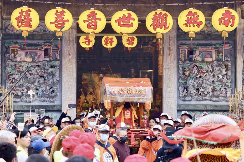 台南東山迎碧軒寺迎佛祖今晨啟駕　市長領衆祈福迎新年