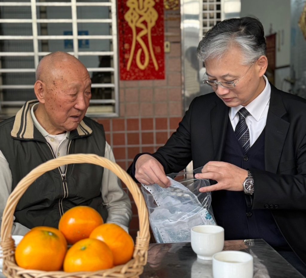 台中榮總愛心年菜送到家 院長陪圍爐兼顧健康