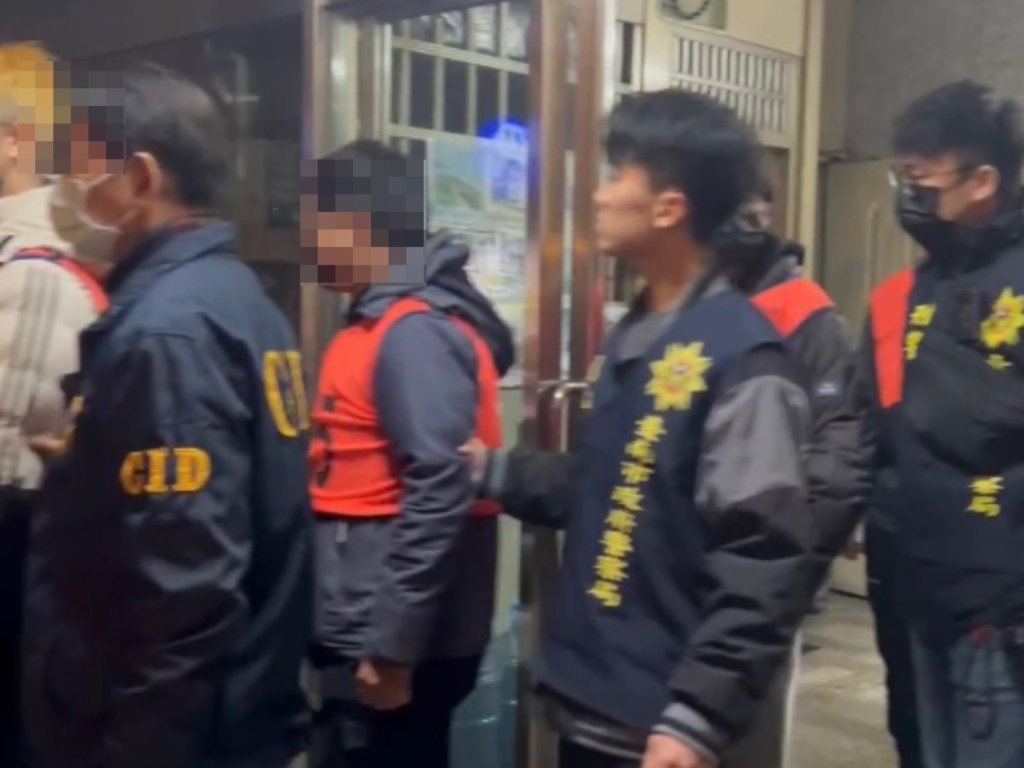 台南「排競協會」藏賭場！警逮15人送辦　現場就他「臉色發青」通緝落網