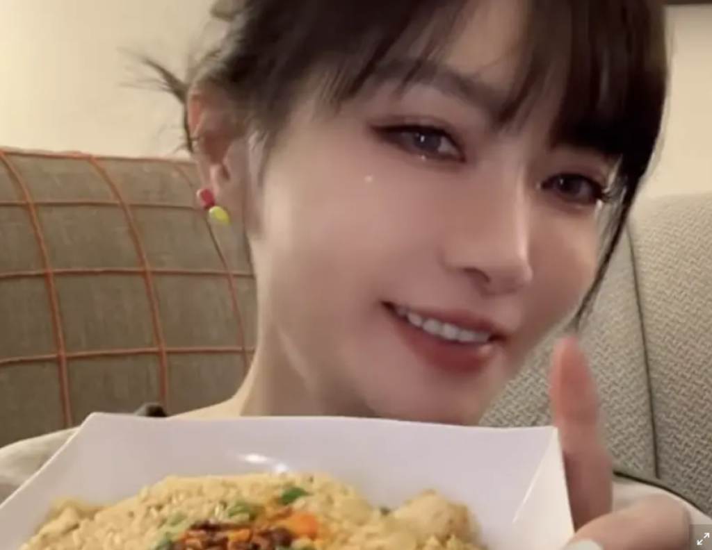 電音女神謝金燕大吃「比臉大炒飯」！公開凍齡飲食秘訣