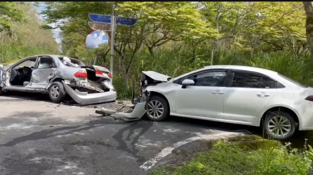 花蓮瑞穗無號誌路口驚險車禍！兩車擦撞 4人輕傷送醫