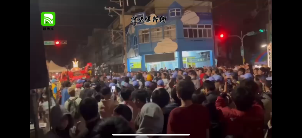 【大甲媽衝突】回鑾途中爆推擠！紅壇成員持椅攻擊鎮瀾宮隨扈 警方快打壓制5人帶回