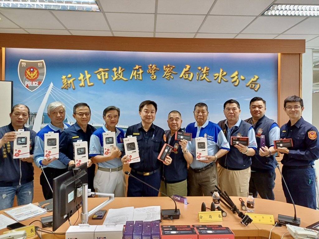 福佑宮捐贈高規裝備！淡水警添利器 強化治安與交安守護力