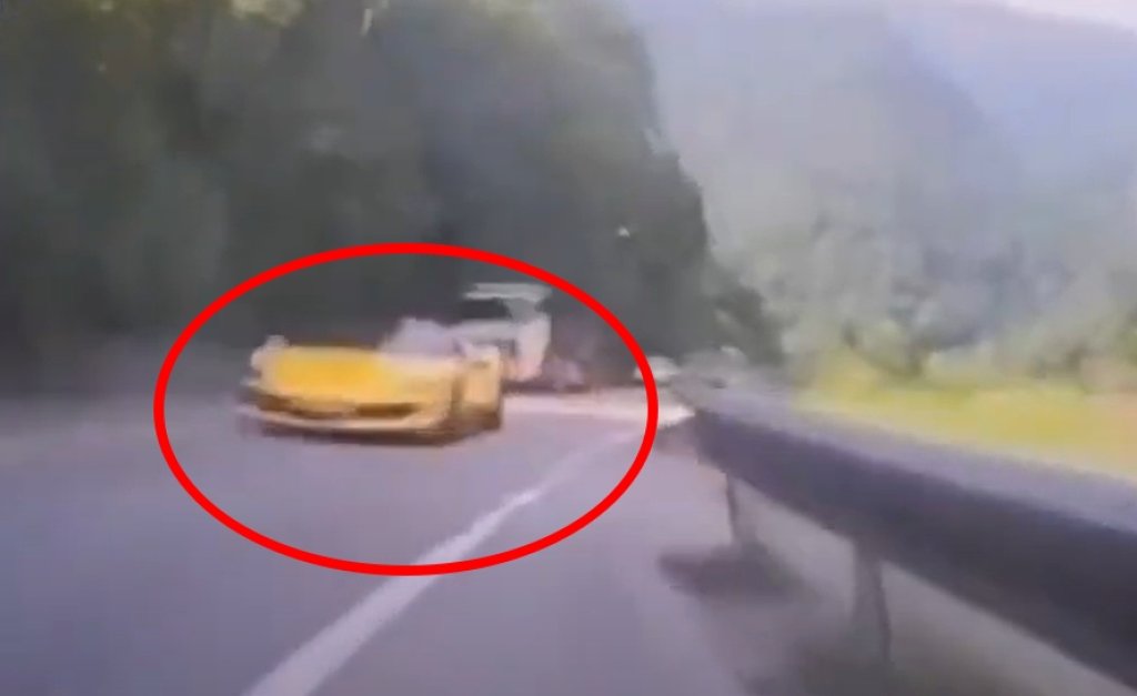 影/埔霧公路驚見超跑逆向超車險象環生　警方：違規將罰最高9萬、吊照