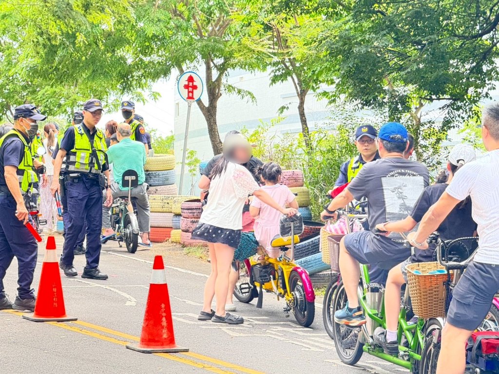 后豐鐵馬道禁行微電車　大甲警強勢取締30輛未審驗車輛
