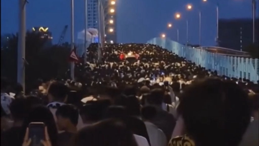 美秀集團唱到你心坎裡！漁光島生活節爆人潮 黃偉哲現身搶鏡