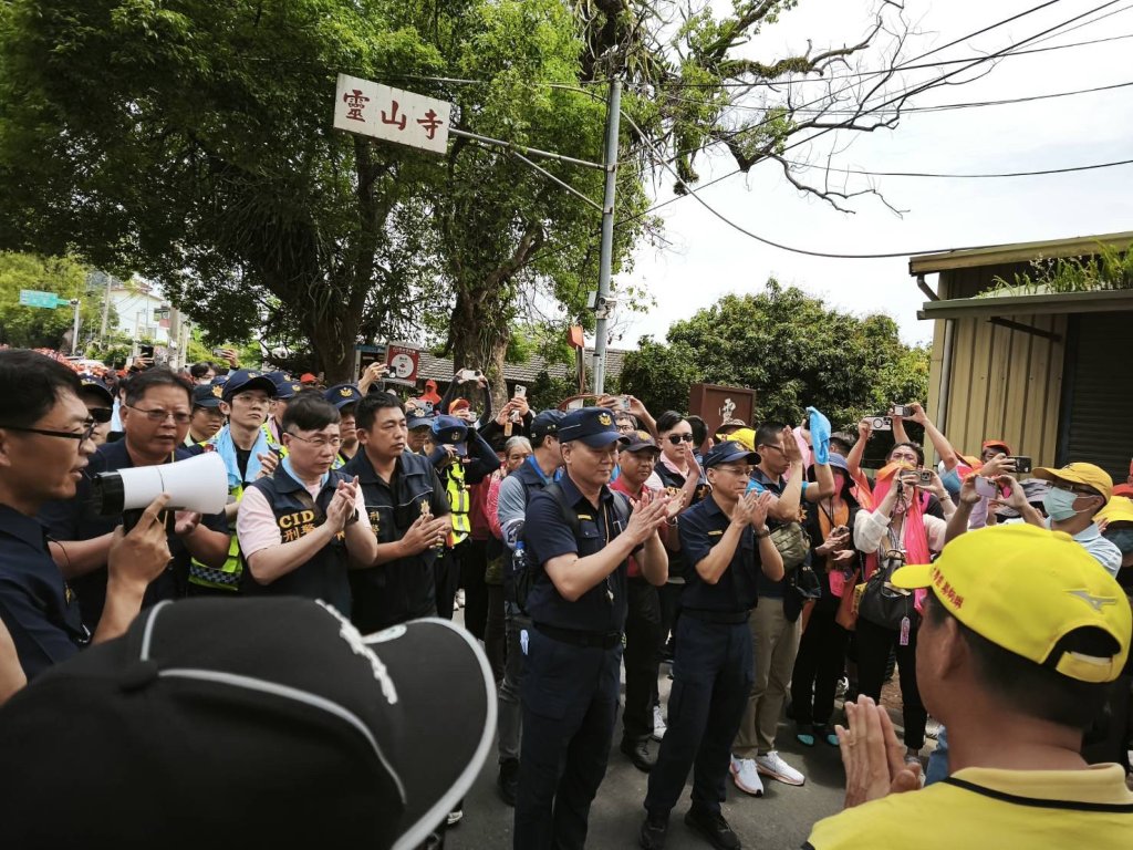 信仰奇蹟！白沙屯媽祖鑾轎百年首度駐駕南投 千人跪迎場面震撼全台