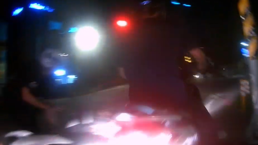 追捕畫面曝光！男子牌照吊扣酒駕拒檢衝撞員警　下場慘了