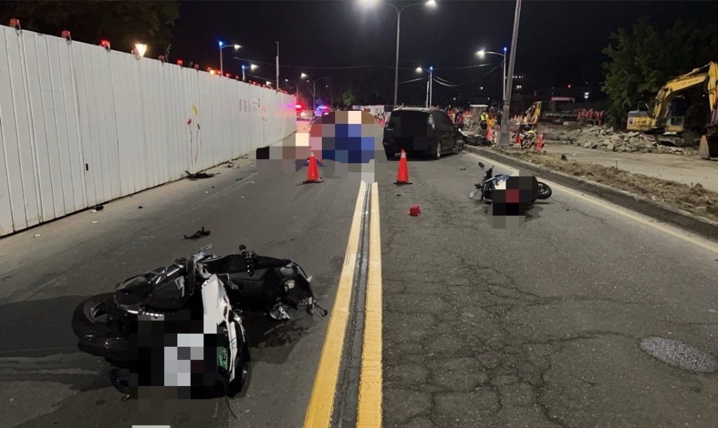 快訊／高雄深夜死亡車禍！19歲男遭酒駕撞死 後座插管搶救中