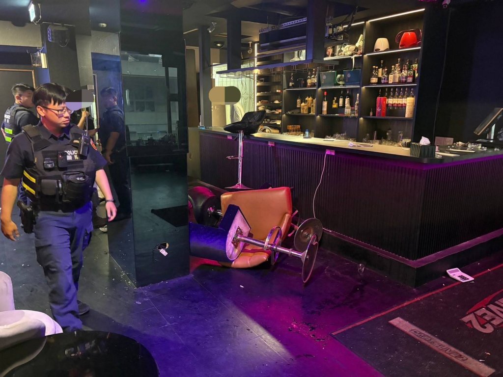 台南酒吧爆衝突！男疑爭風吃醋帶2友圍毆　打人砸店全送辦