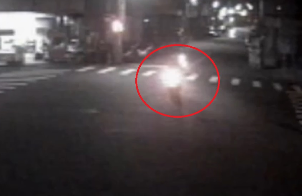 撞擊畫面曝光！　台中兩機車路口對決 騎士均多處受傷送醫