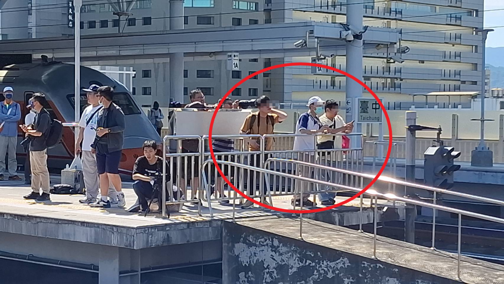 台中火車站120周年慶CK124蒸汽火車重磅回歸 鐵道迷：有人違規卡位搶拍