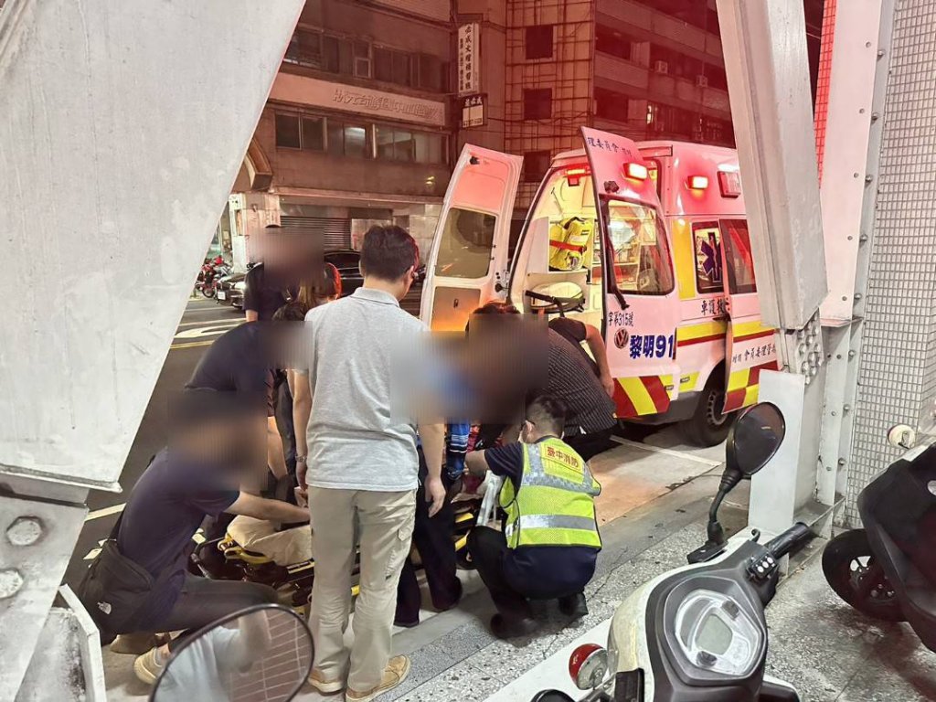 台中街頭驚傳女童遭連續衝撞　79年次女子情緒失控遭強制送醫