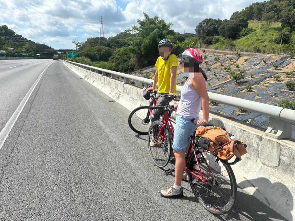 國道驚見腳踏車 外籍騎士誤闖國道三號　警方火速排除化險