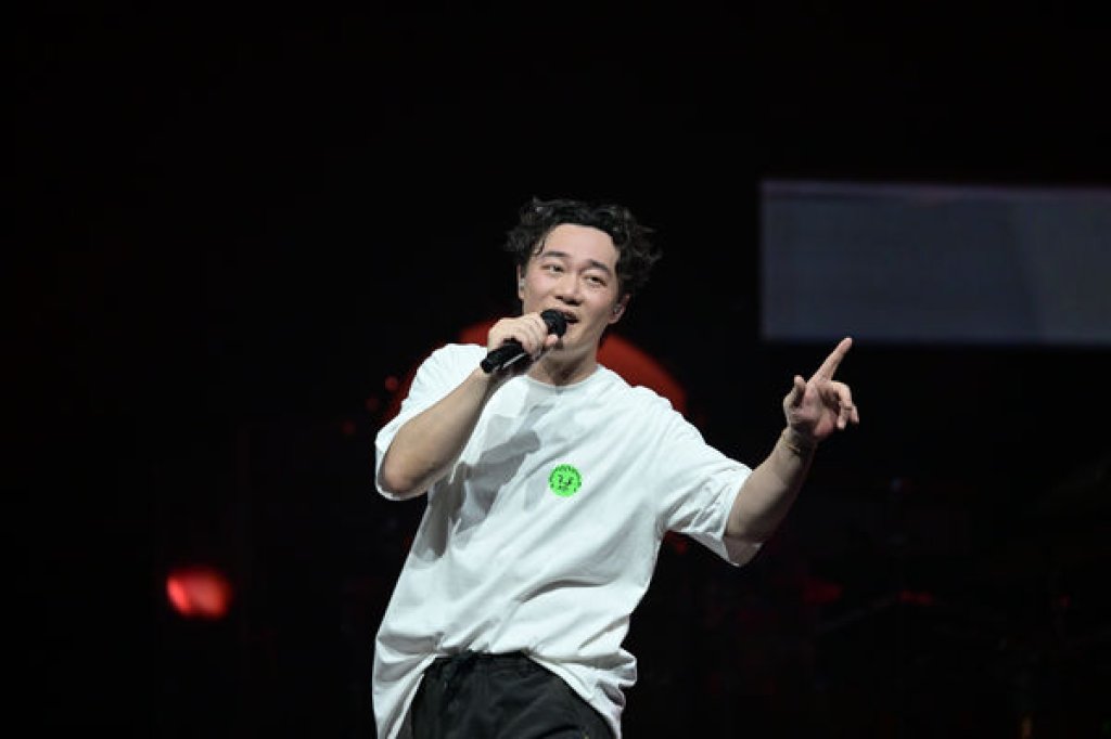 陳奕迅遭傳「死訊」登熱搜　好友火速闢謠：人好好的！